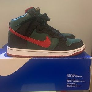 RESN NIKE SB DUNK HIGH